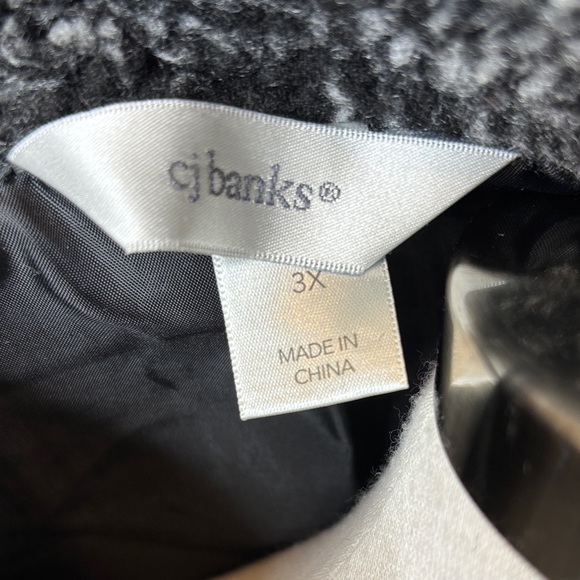 CJ Banks size 3X Black and White Plaid Vest - Picture 8 of 8